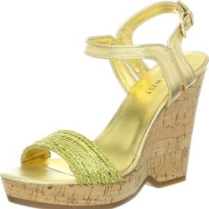 Nine West Women's Trickster Gold Wedge Sandal